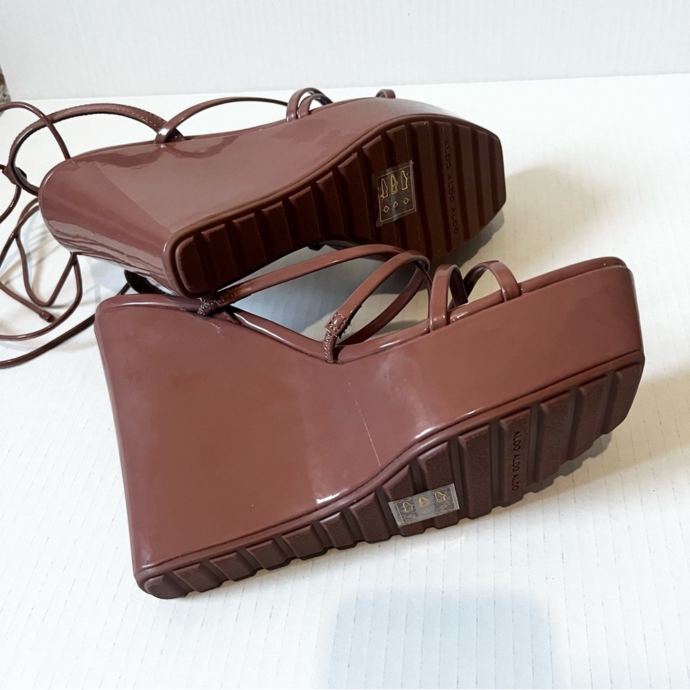 ALDO-NEW Brown/Mauve Shiny Strappy Wedges Size 8.5 - Picture 7 of 8